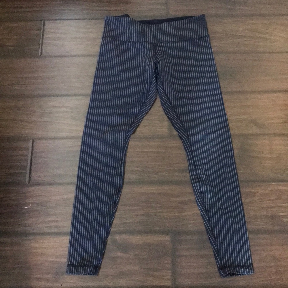 Rare Lululemon pinstripe wunder under 10